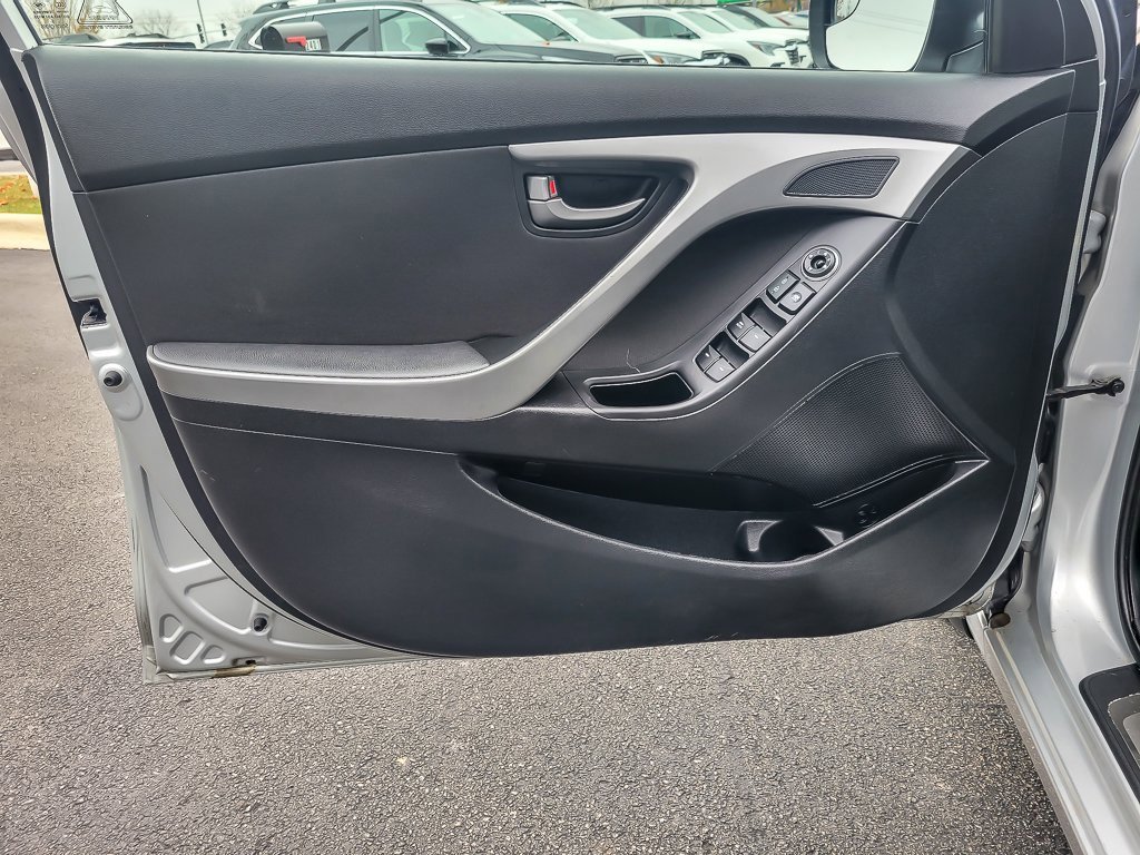 2016 HYUNDAI ELANTRA - Image 16