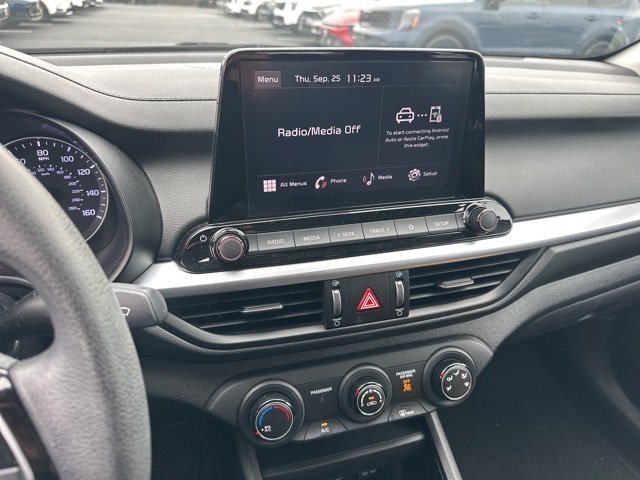 2023 Kia Forte LXS photo 12