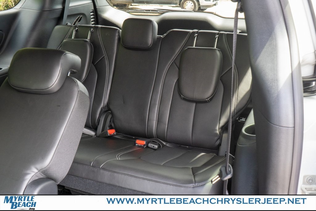 2026 Chrysler Pacifica photo 12