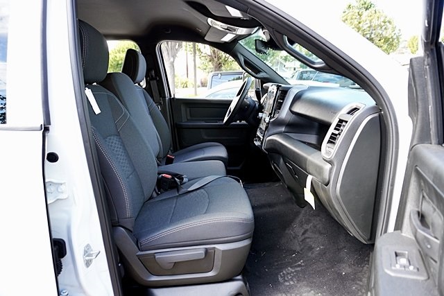 New 2026 Bright White Clear-Coat Exterior Paint RAM Tradesman image 16