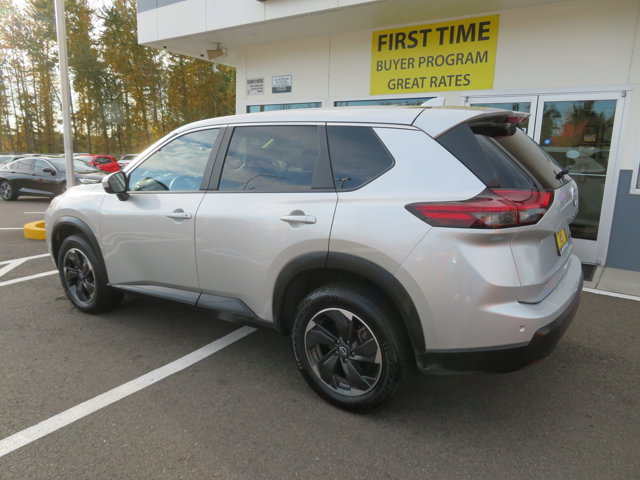 2024 Nissan Rogue SV photo 3