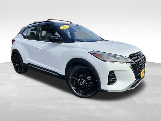 2021 Nissan Kicks SR