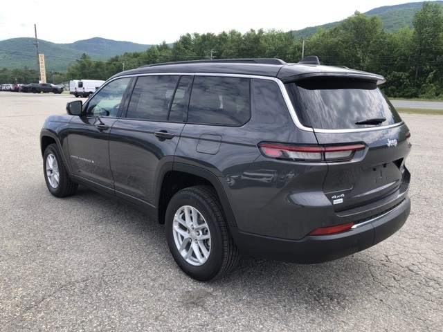 2025 Jeep Grand Cherokee Laredo photo 5
