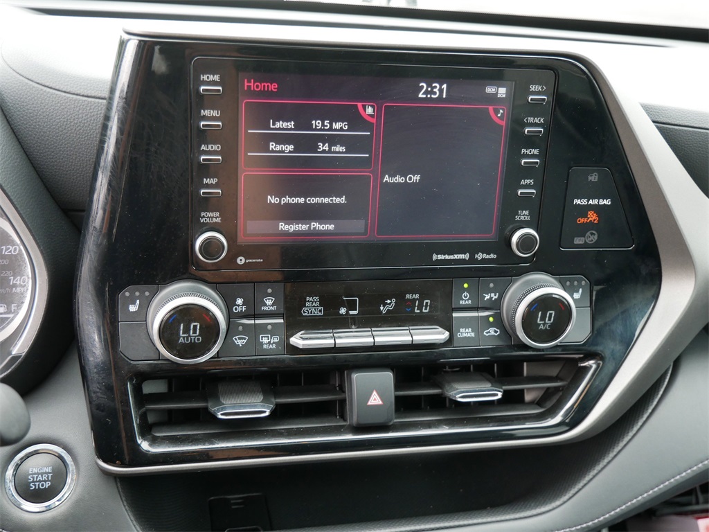 2022 Toyota Highlander XLE photo 18