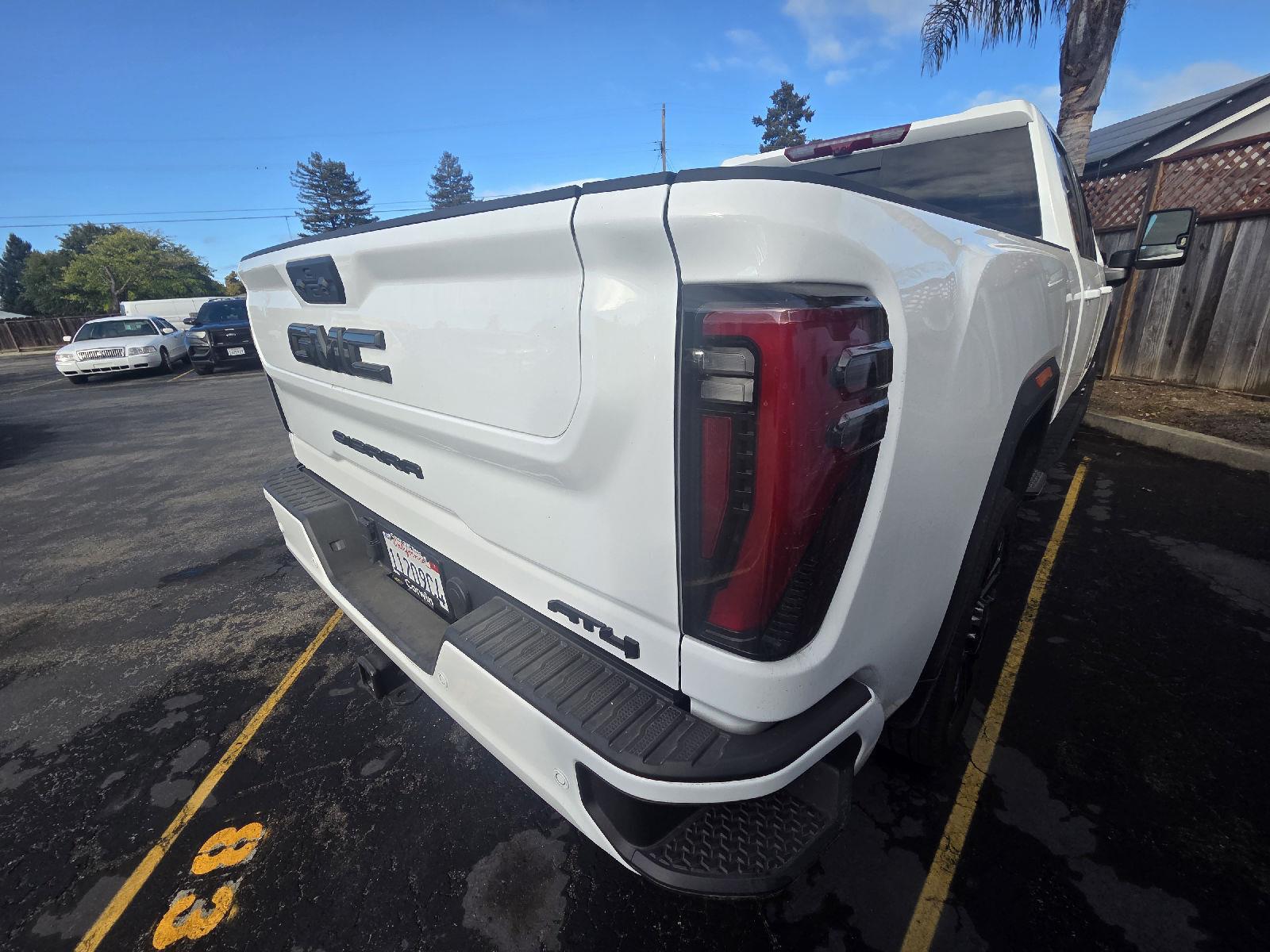 2025 Gmc Sierra 2500 HD AT4 photo 3