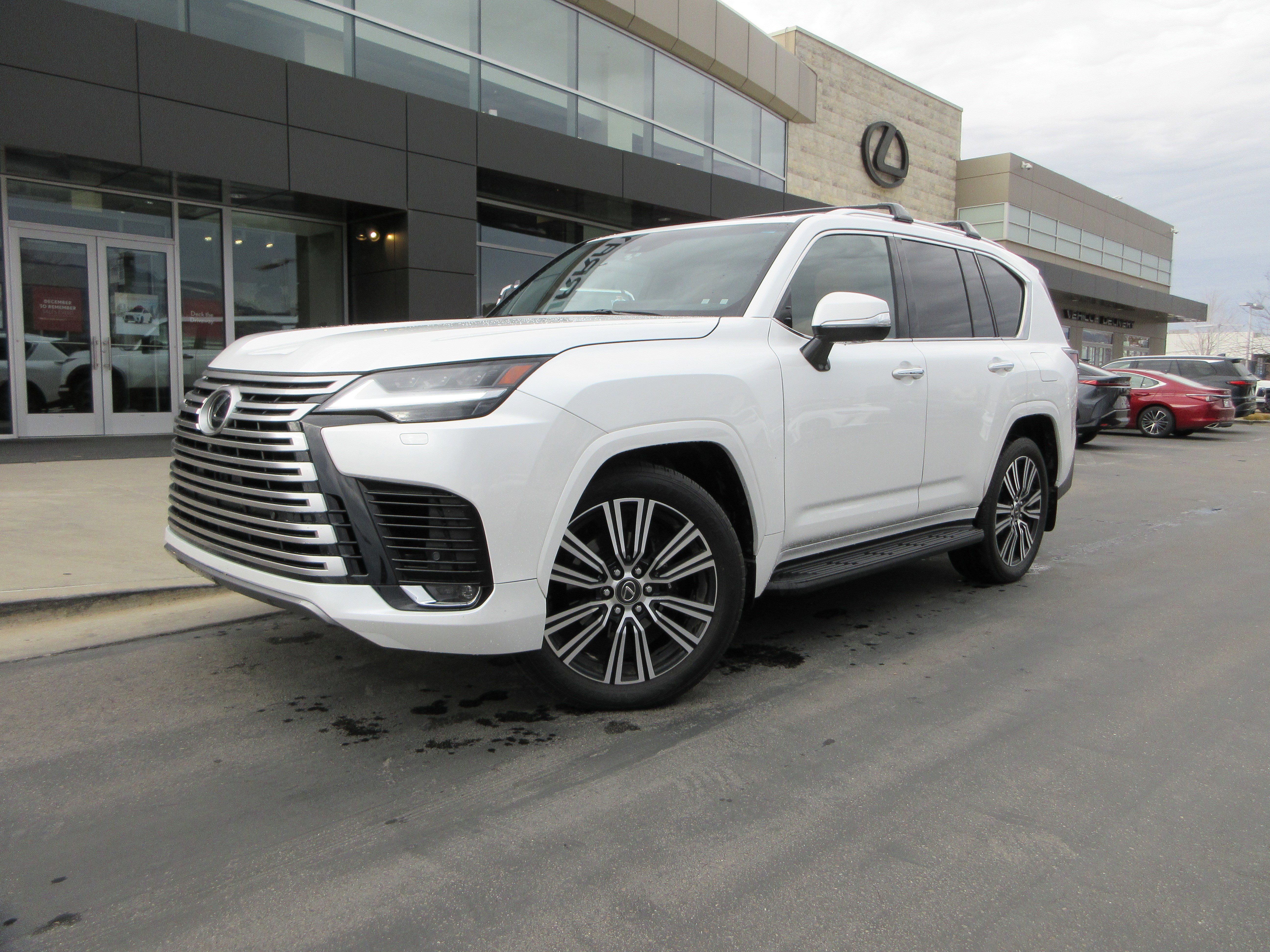 2024 Lexus LX Luxury's photo