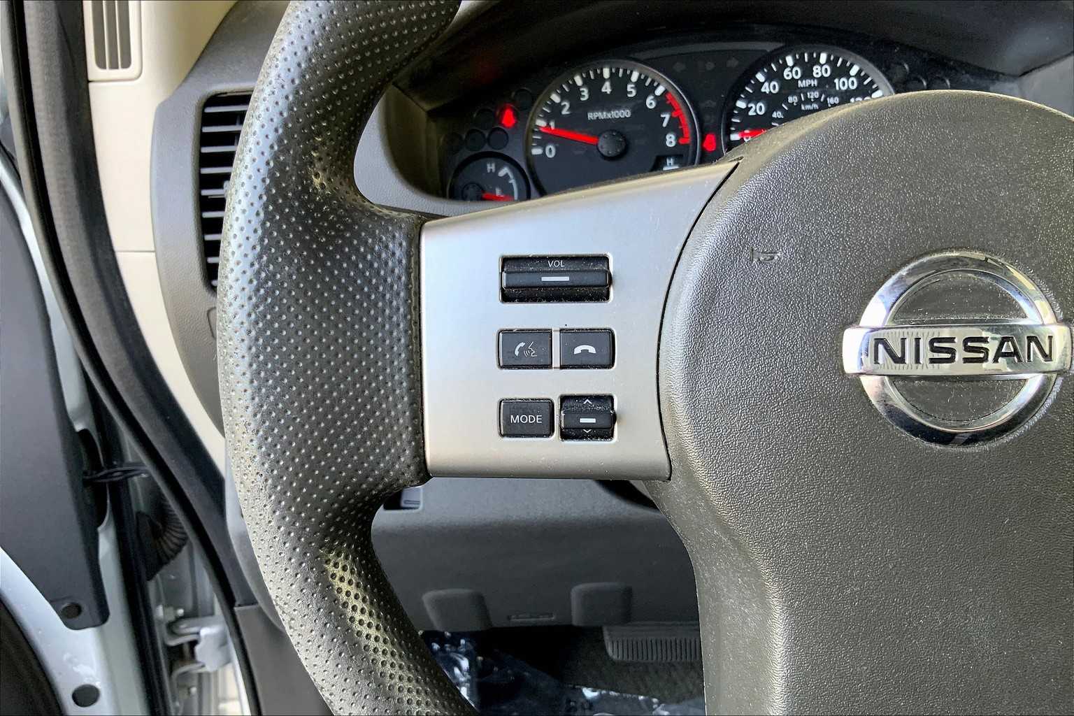 2017 Nissan Frontier SV photo 21