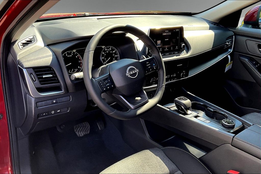 2026 Nissan Rogue SV photo 6