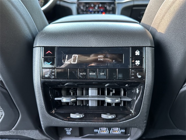 2025 Jeep Grand Cherokee Limited photo 14