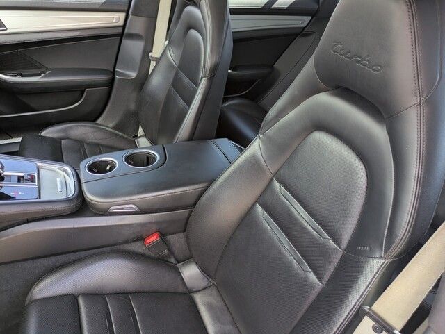 2017 Porsche Panamera Turbo photo 11