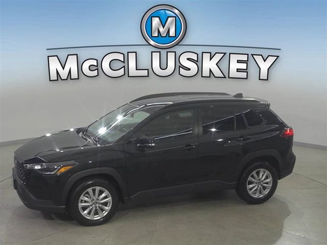 2024 Toyota Corolla Cross LE's photo