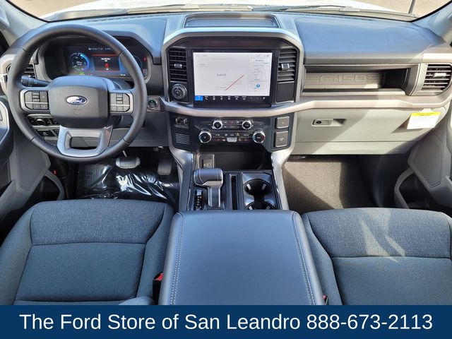 2025 Ford F-150 Lightning XLT photo 10