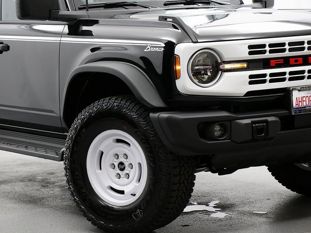 2025 Ford Bronco Heritage First Edition photo 3