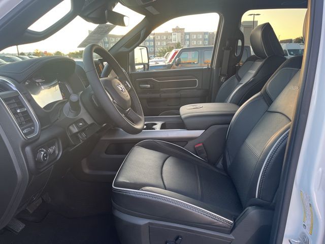 2025 Ram 2500 Laramie photo 9