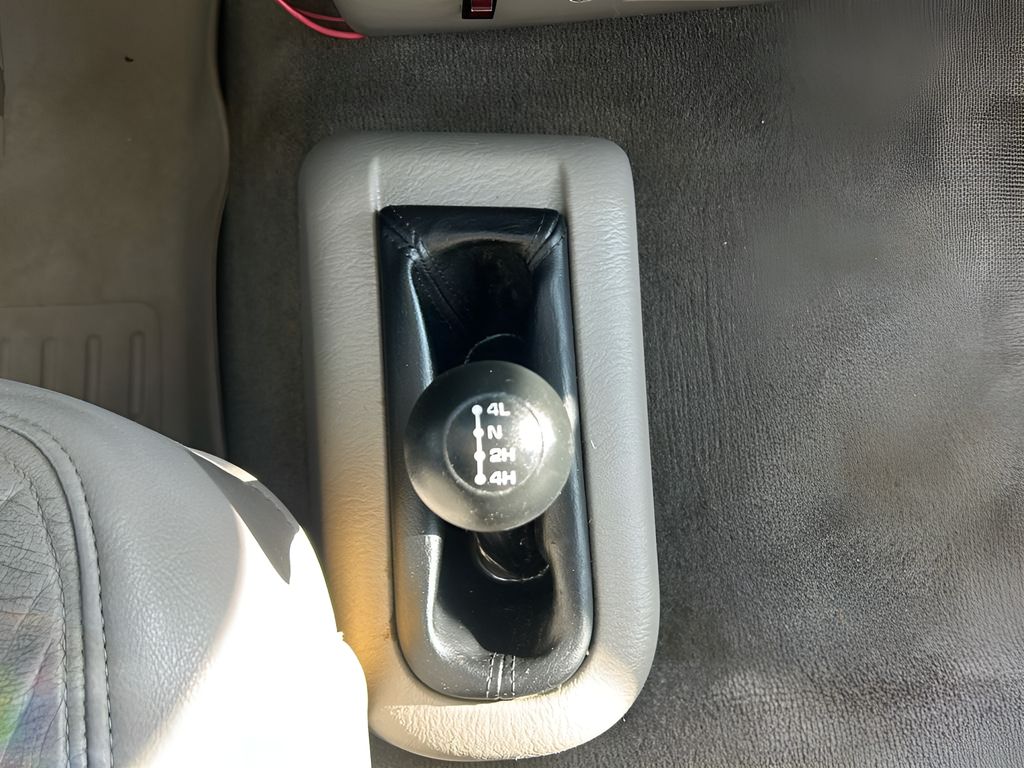 2004 Dodge Ram SLT photo 12