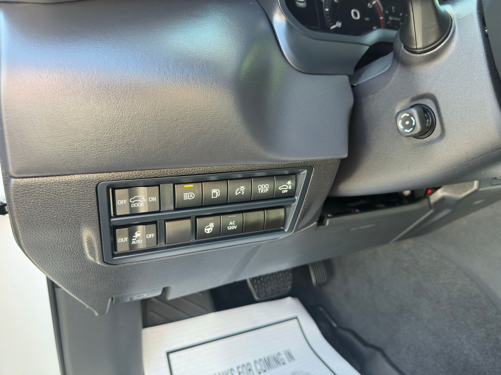 2025 Toyota Sequoia Platinum photo 14