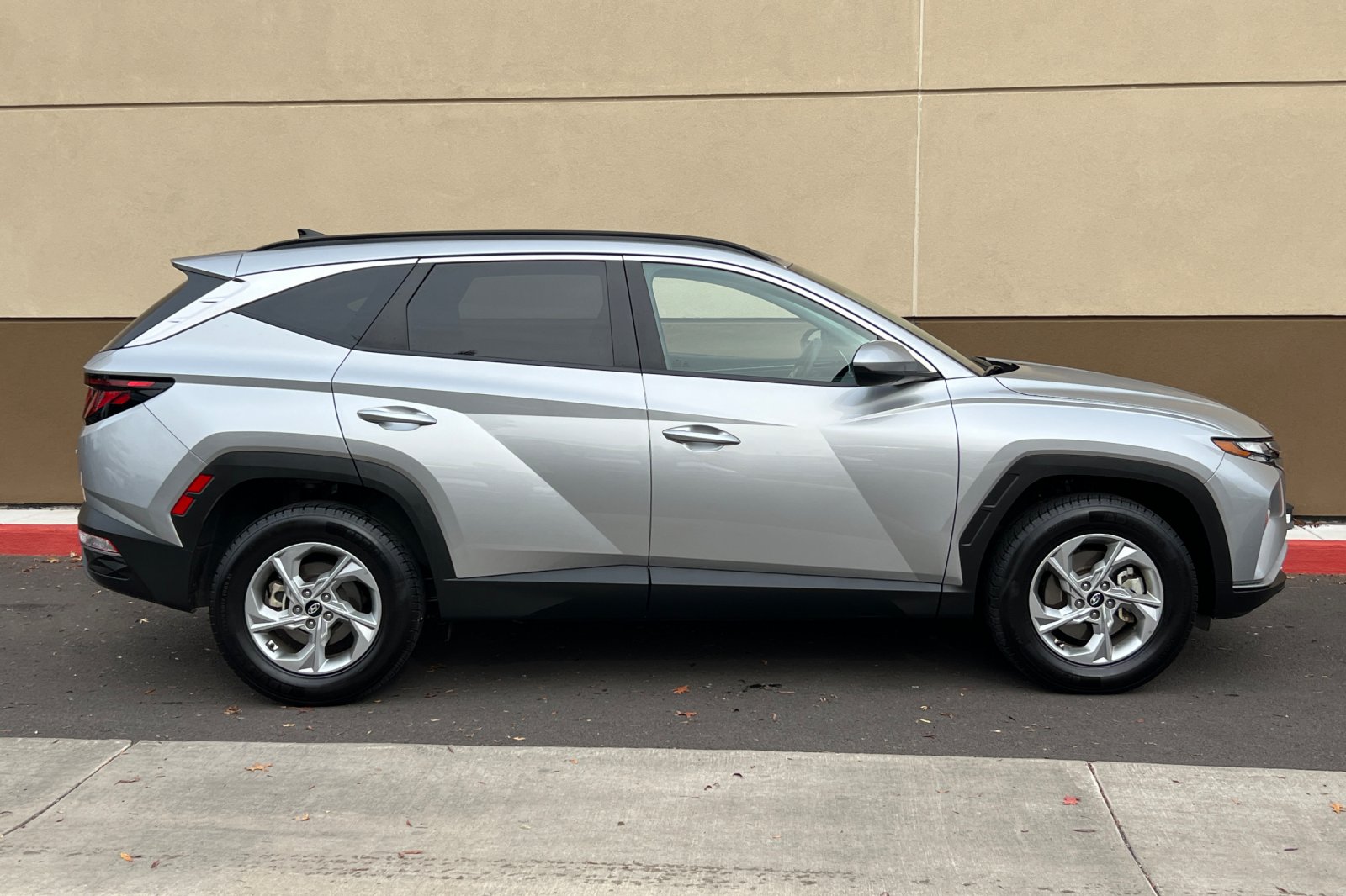 2024 Hyundai Tucson SEL photo 2