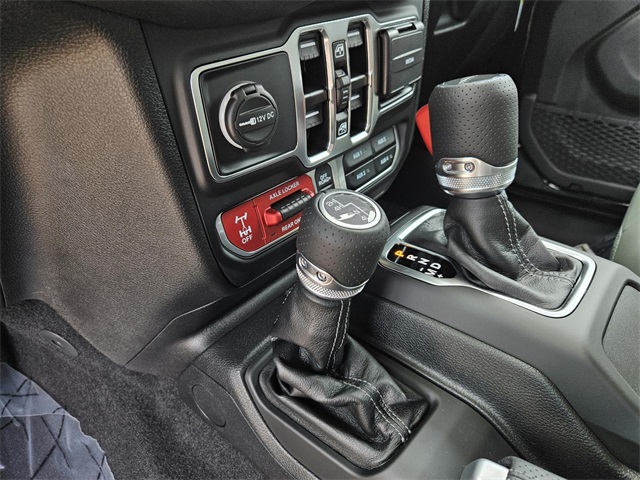 2025 Jeep Gladiator Mojave photo 11