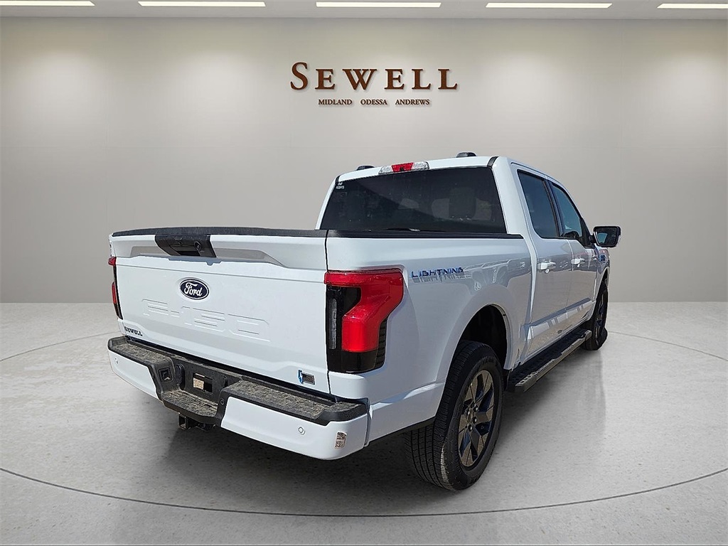 2025 Ford F-150 Lightning photo 4