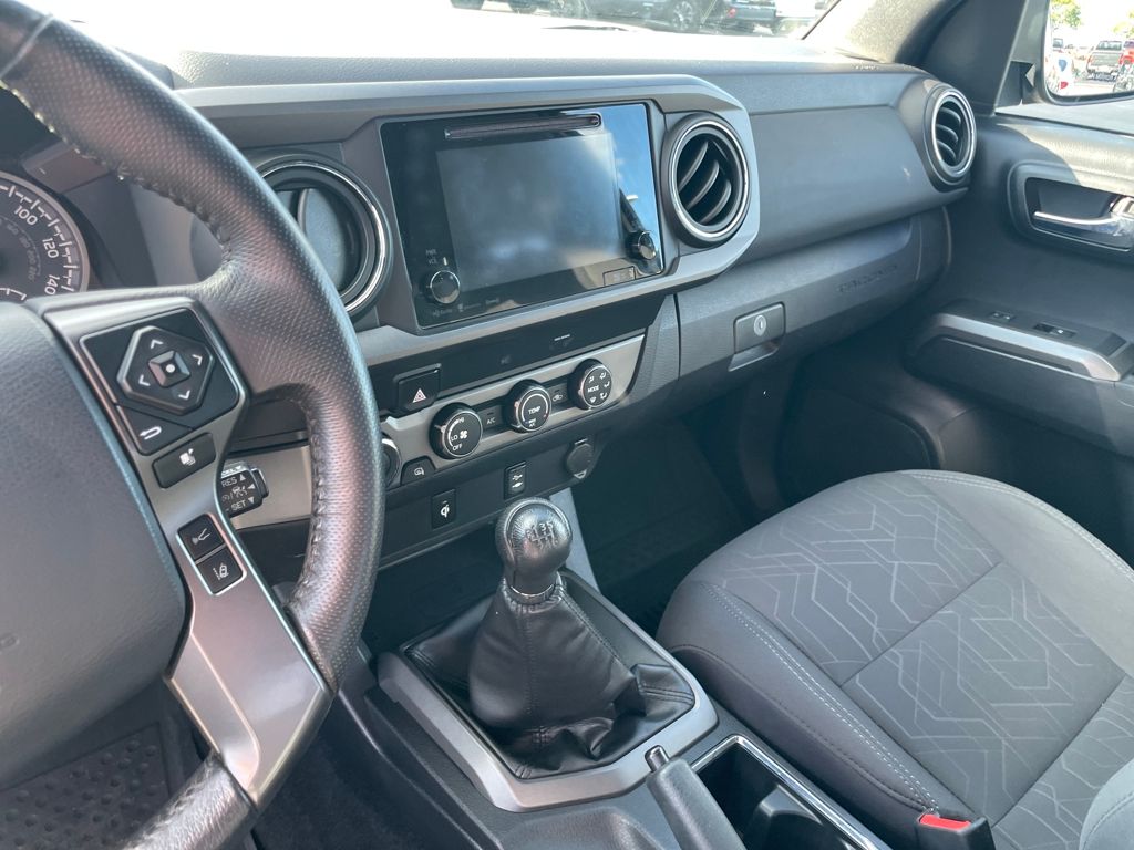 2019 Toyota Tacoma TRD Sport photo 27
