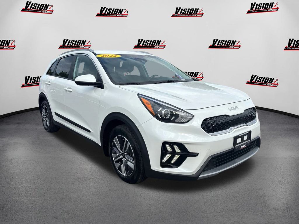 2022 Kia Niro LXS photo 3