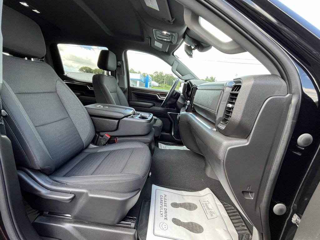 2023 Chevrolet Silverado 1500 LT photo 10