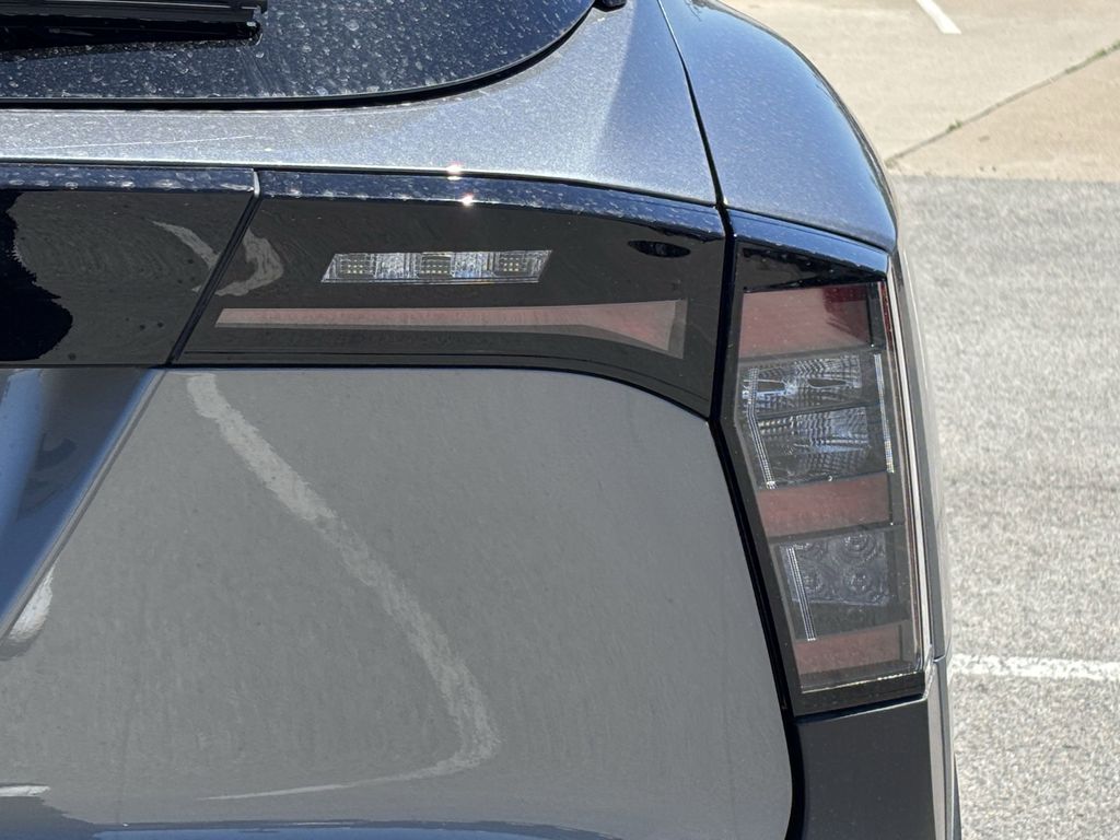 2025 Nissan Kicks SV photo 4