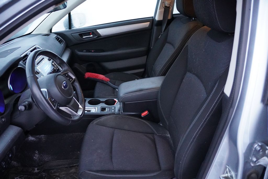 2019 Subaru Outback 2.5i Premium photo 3