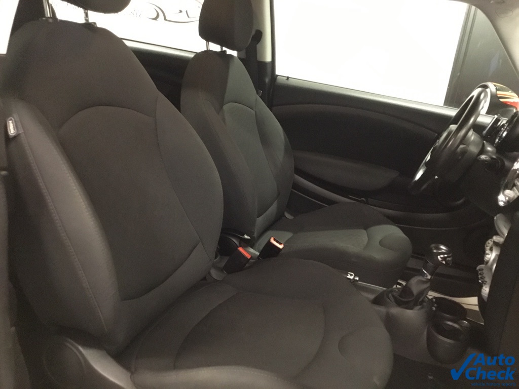 2010 Mini Clubman Base photo 18