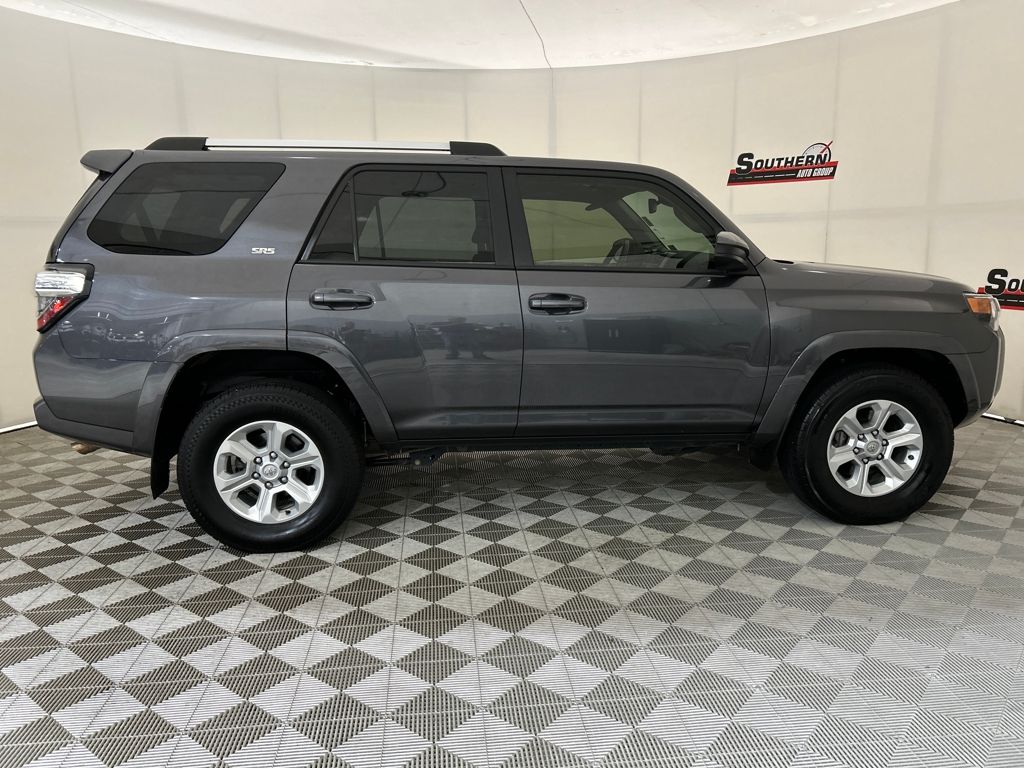 2023 Toyota 4Runner SR5 photo 4