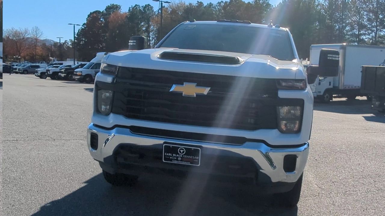 2024 Chevrolet Silverado 2500HD photo 3
