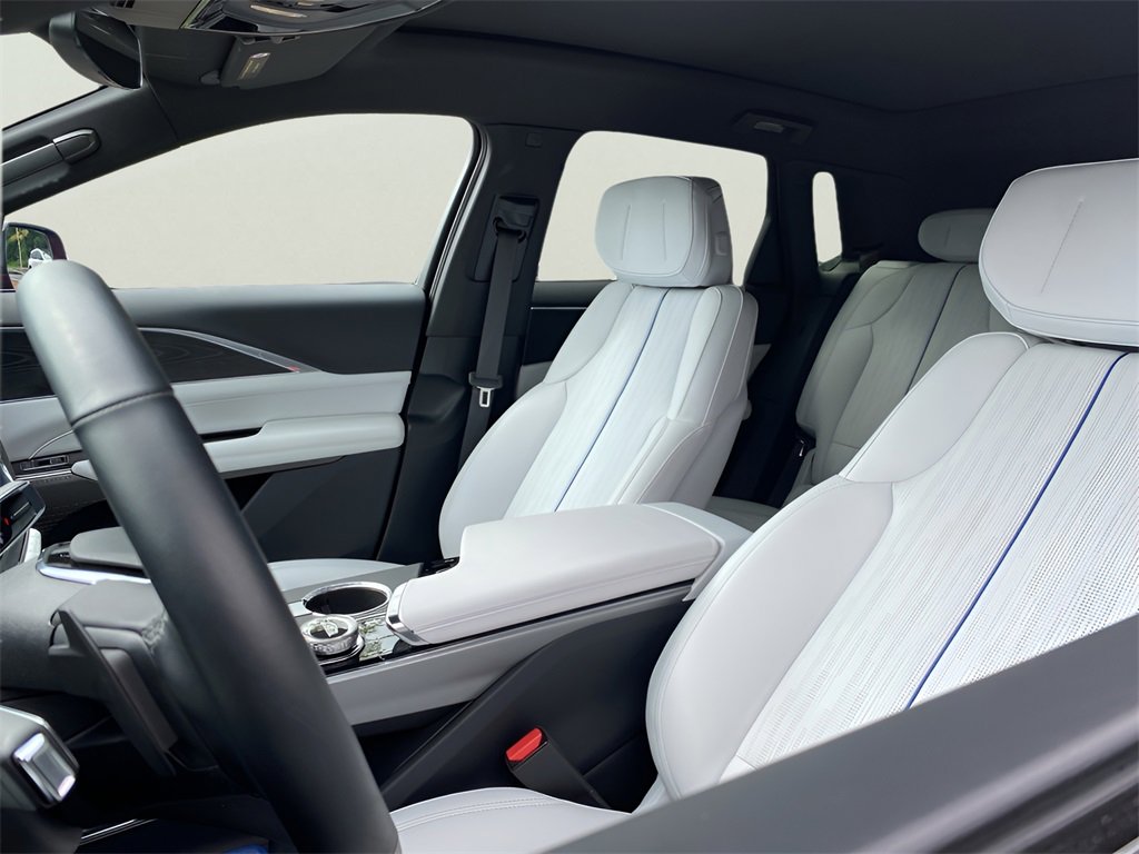 2024 Cadillac Lyriq Sport photo 13
