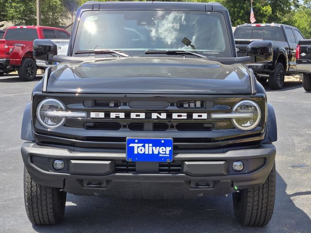 2025 Ford Bronco Outer Banks photo 4
