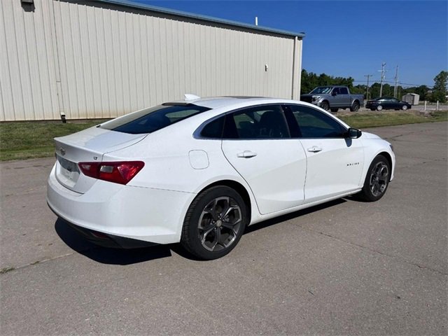 2023 Chevrolet Malibu 1LT photo 3
