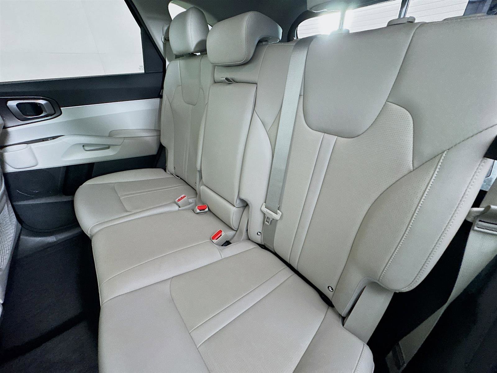 2025 Kia Sorento S photo 16
