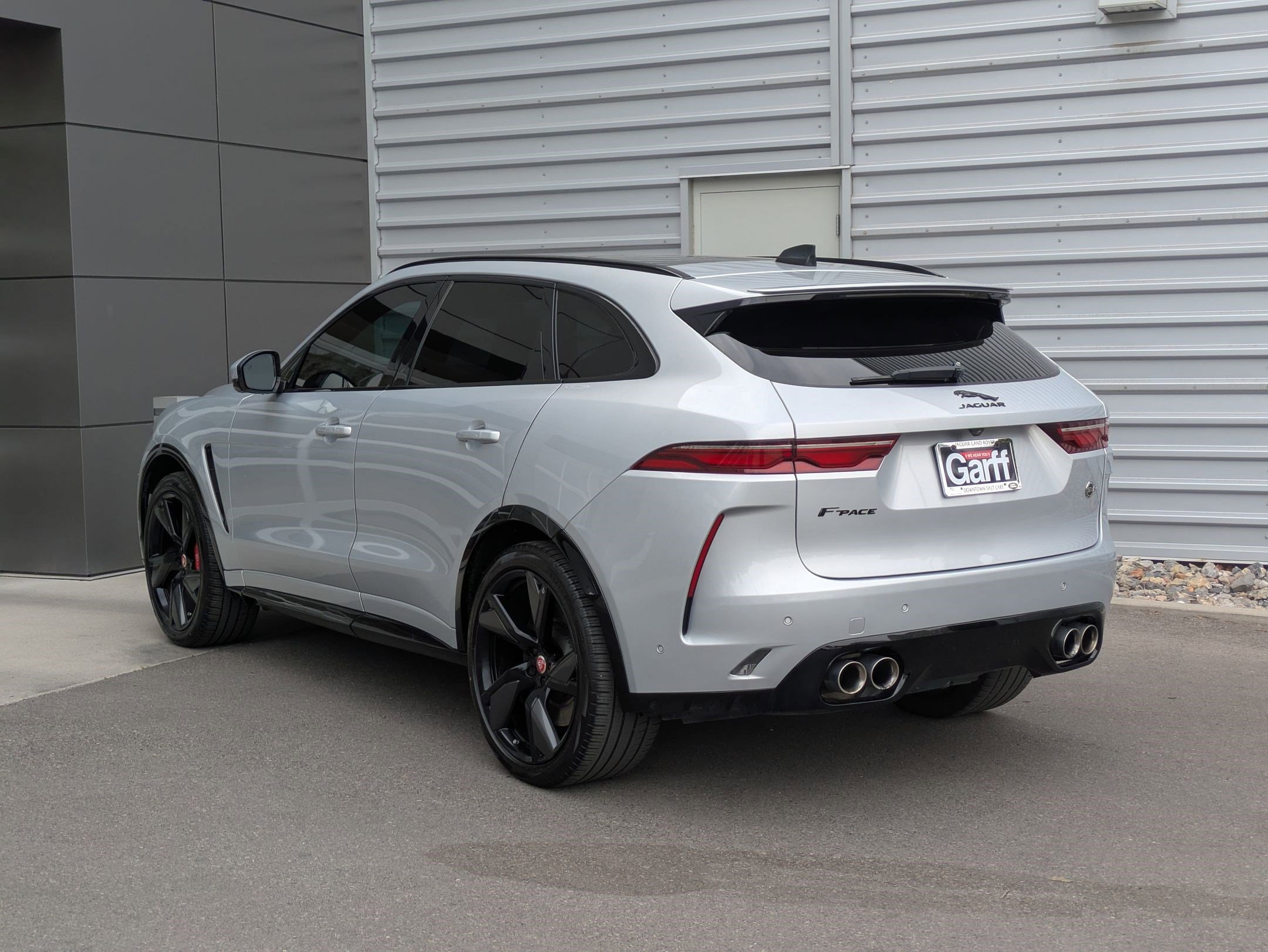 2022 Jaguar F-PACE SVR photo 3