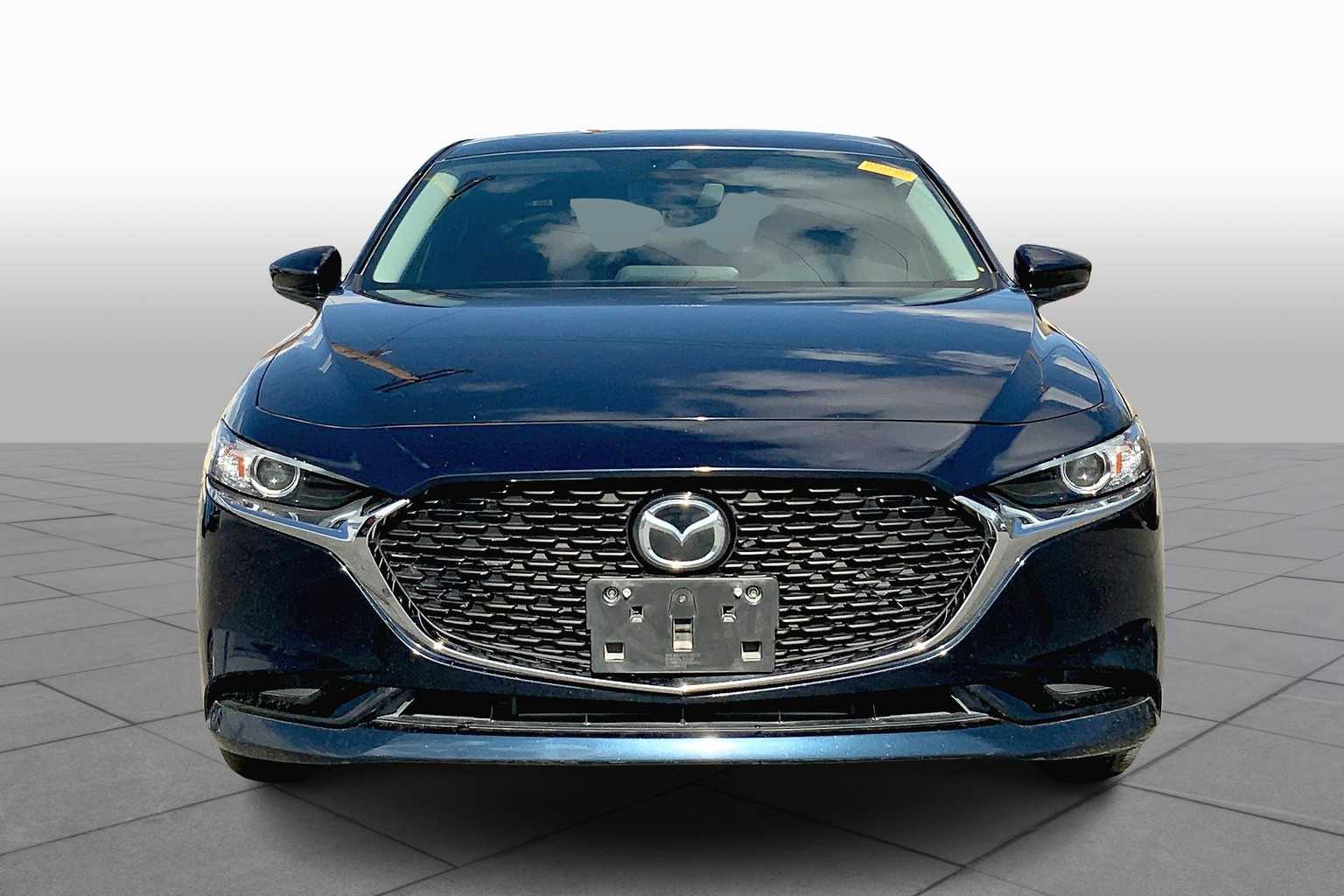 2022 Mazda Mazda3 Preferred photo 3