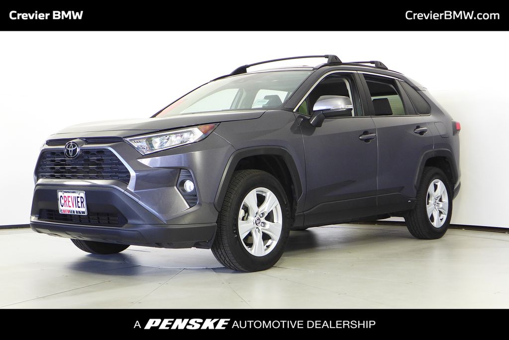 2020 Toyota RAV4 XLE's photo