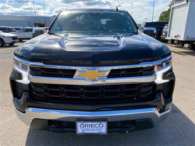 2024 Chevrolet Silverado 1500 LT photo 9
