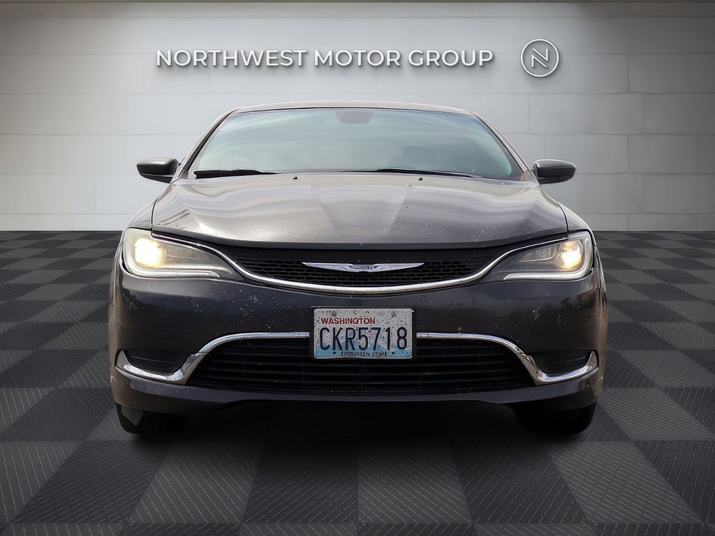 2016 Chrysler 200 Limited photo 2