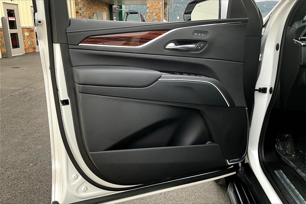 2023 Cadillac Escalade Premium Luxury photo 22
