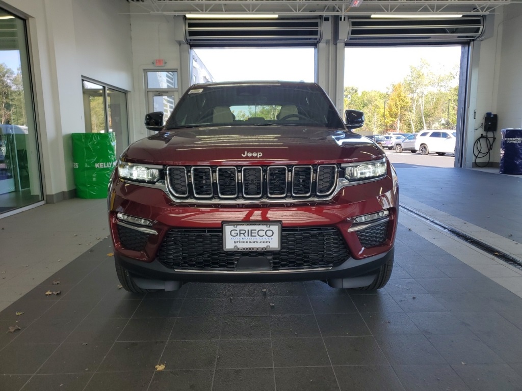 2025 Jeep Grand Cherokee Limited photo 2