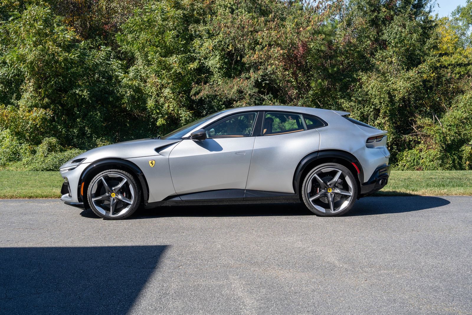 2025 Ferrari Purosangue Base photo 3