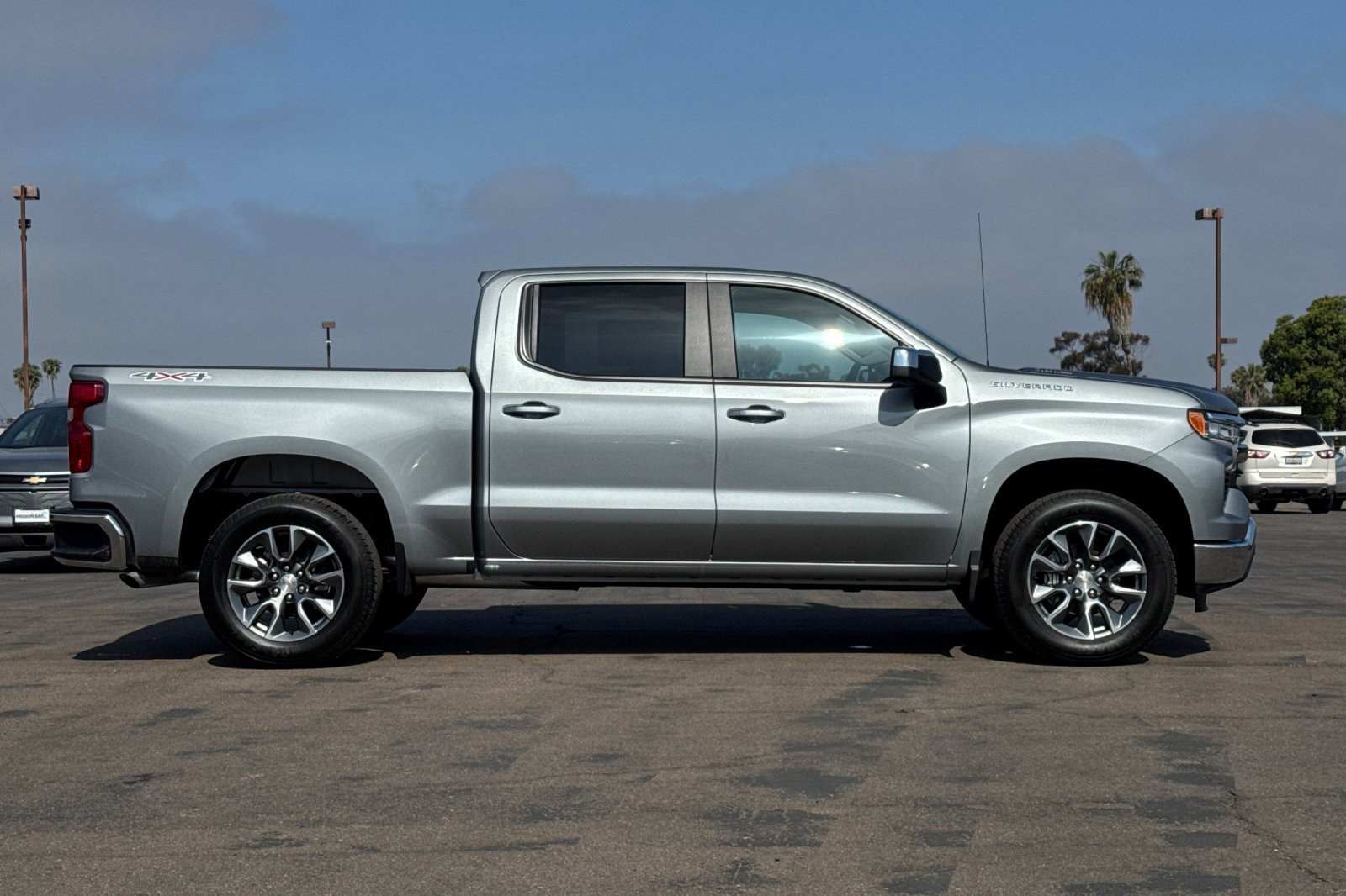 2025 Chevrolet Silverado 1500 photo 3