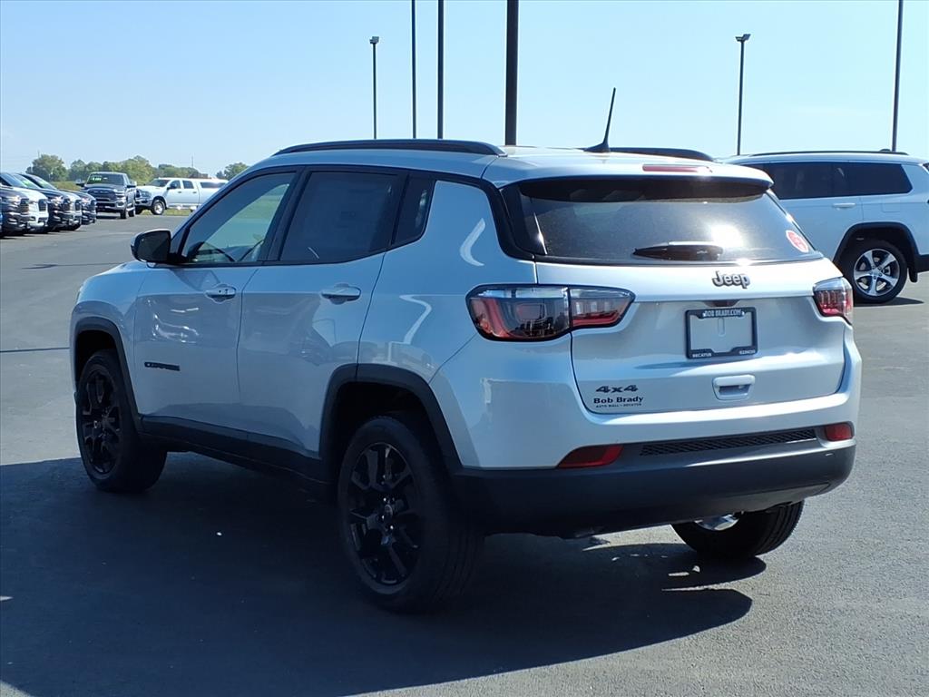 2026 Jeep Compass Latitude Altitude photo 10