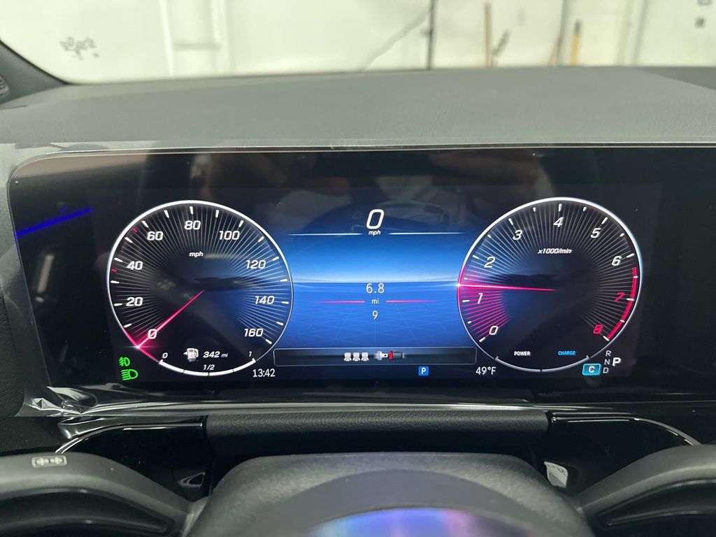 2025 Mercedes Benz GLA 250 photo 3