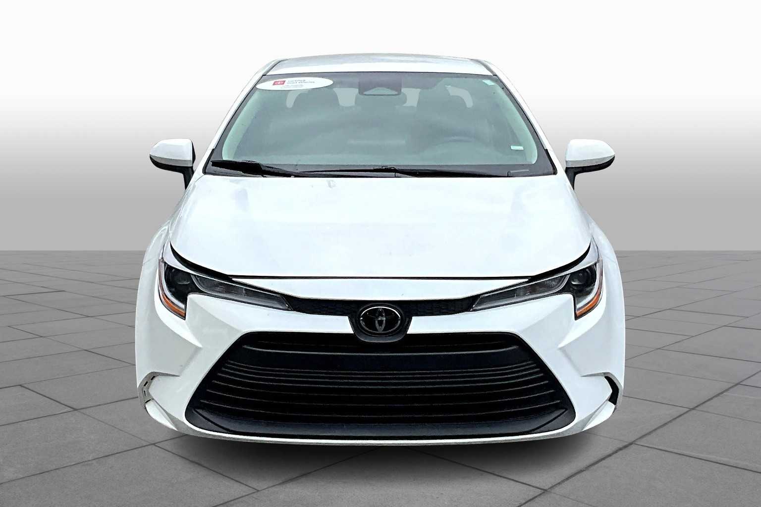2024 Toyota Corolla LE photo 3