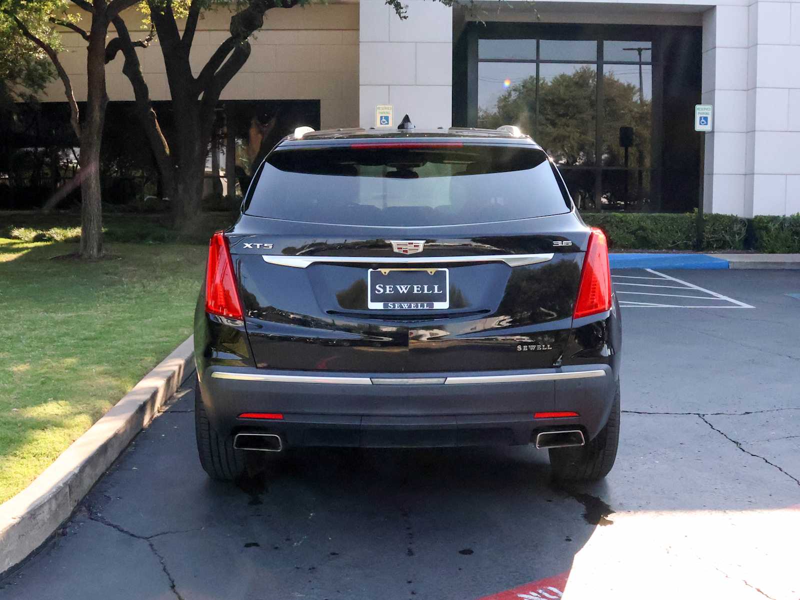 2018 Cadillac XT5 Luxury photo 3