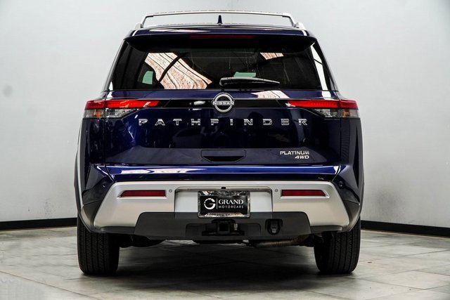 2023 Nissan Pathfinder Platinum photo 4