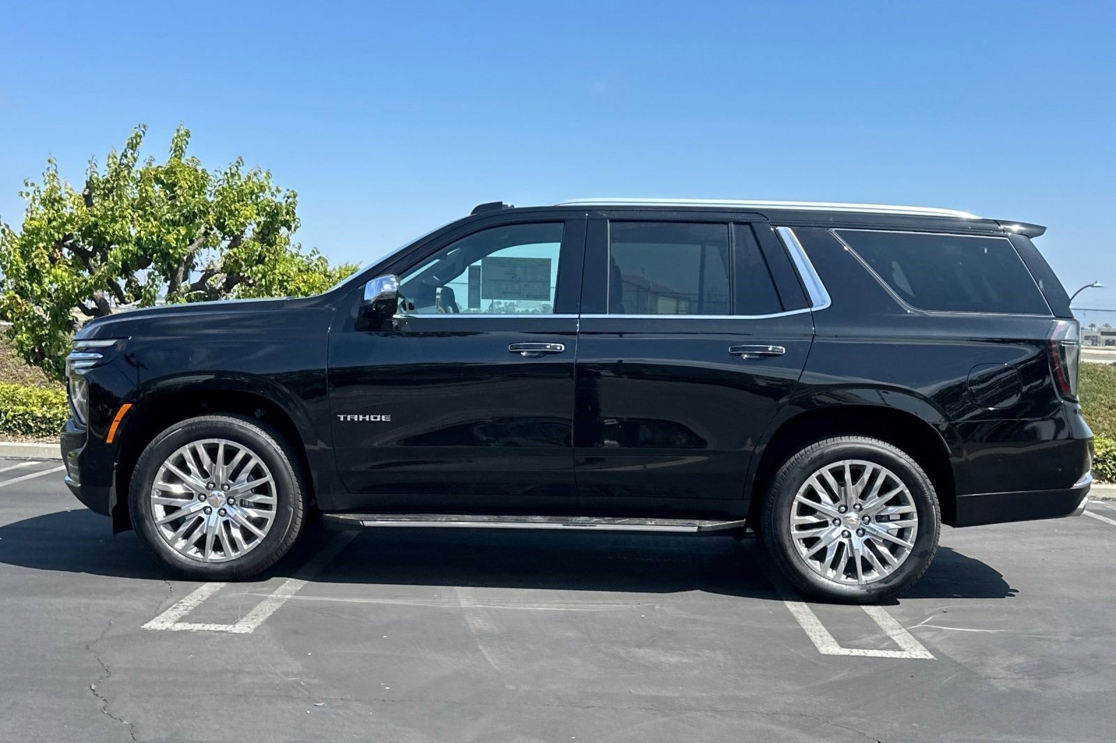 2025 Chevrolet Tahoe Premier photo 5